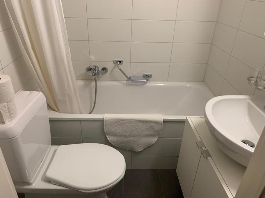 Ferienwohnung Beautiful Studio 2 Minutes From The Train Station Lausanne Exterior foto