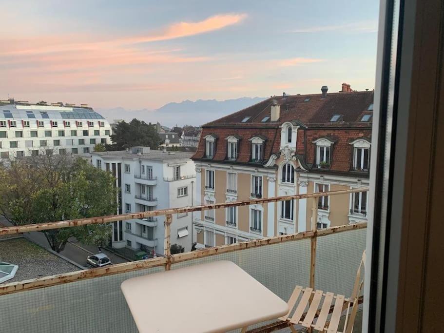Ferienwohnung Beautiful Studio 2 Minutes From The Train Station Lausanne Exterior foto
